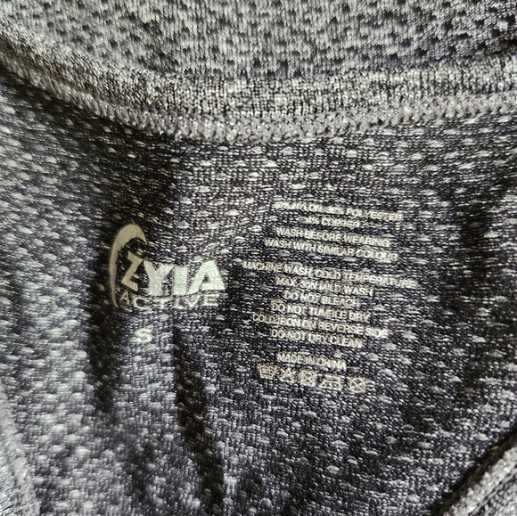 ZYIA Active Gray Racerback Fitted Tank Top Shirt - Picture 4 of 4